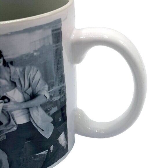 2/$15 Friends TV Show Construction Scene Mug 20oz Group Photo Silver Buffalo - Picture 5 of 7